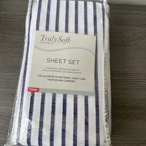 Truly Soft Pinstripe White and Purple Sheet 3pcs Set/ Size-Twin